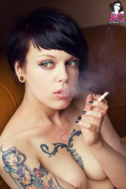 sexytattoedgirls1.tumblr.com/post/83500775010/