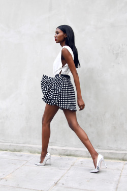 natashandlovu:  Natasha Ndlovu - silver shoes    That moment