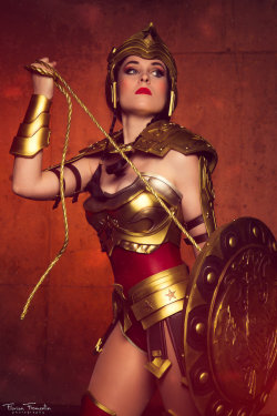 safehousecomix:  Cosplay: Wonder Woman Model/Cosplayer: Laura