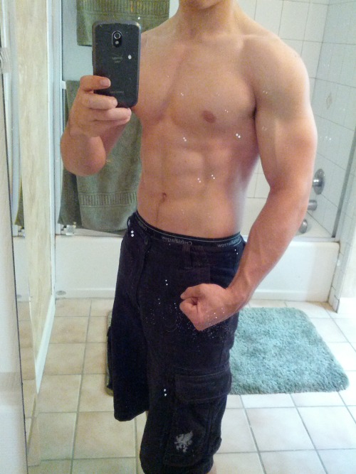 fitnessandwhatnot:  Quick progress pick. Weight is going up slowly but continually and that’s all I can ask for. 