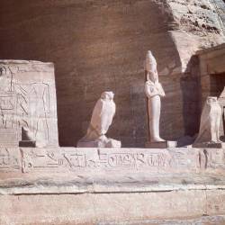 anubis-lon:  Detalle del templo de Ramses II en Abu-Simbel