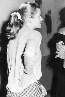 rosemaclares:Grace Kelly on the set of High Noon
