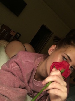 iconicbrunette:  Late night trips and roses 