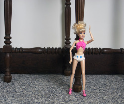 desire-to-be-skinny-in-diapers:  Barbie Decided she wanted to