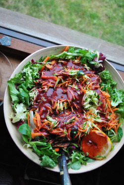 ousira-alule:  2 bags mixed salad leaves  2 small shredded carrot