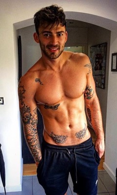 fuck-yeah-male-celebs:  Jake Quickenden