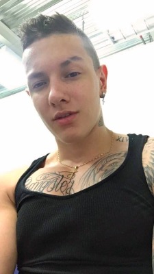 nytoterrieq:  mexicogay-chacales:Kleinxx1, Medellin.  Un MACHO