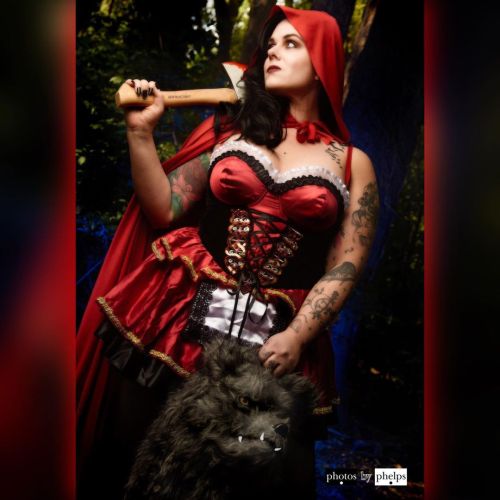 Had a fun outdoorsy shoot with a costumed Ms Rose @ms.sinister.rose