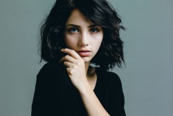 emilysteaparty:emily rudd by andy scott