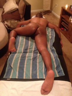 blkmale4play2:What a great view! … of His nice Toes n Soles 