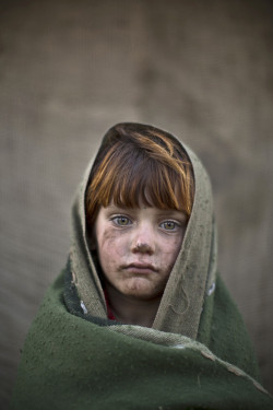 visitafghanistan: January 24, 2014 photo, Afghan refugee girl,