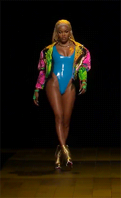 betterthankanyebitch:Teyana Taylor walks the runway for The Blonds