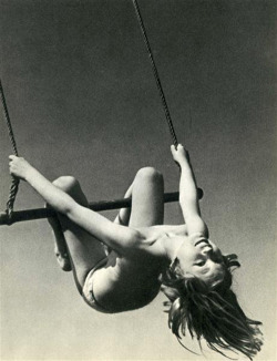 last-picture-show: Andre Steiner, Fille sur une Balancoire, 1934