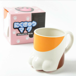 babykittyfox:  masterskittygirl:  Kitty paw mug ♡   I NEED