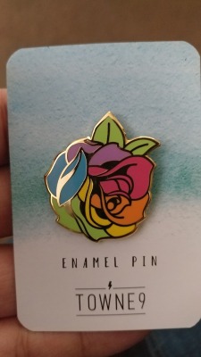Look at this gorgeous pin I got for my sister’s birthday