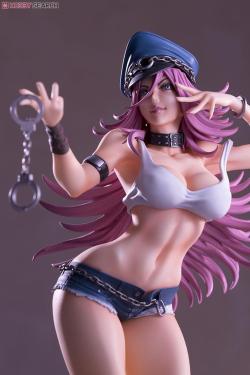 nemes-figure-reviews:  Kotobukiya Street Fighter Poison statue