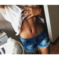 blonde-champagne:  talkfitnesstome-blog:talkfitnesstome.tumblr.com