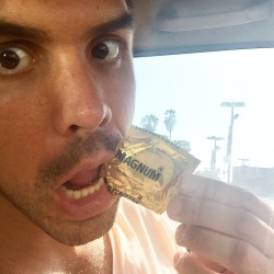 jeffyfuckingt:  Flossing the Chipotle out. Better than a toothpick.