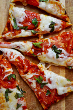 verticalfood:  Margherita Pizza 