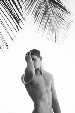 christos: Jhonattan Burjack by Xavier Samré for Made In Brazil