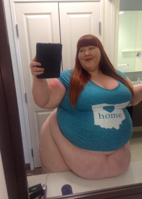 Classic SSBBW selfie with the belly on the counter…  					Kellie Kay 			 			E cup (DD) / 65-79-97 [1] 			Height: 5'5" 			Weight: 615  [1] 			BMI: 102.3 		
