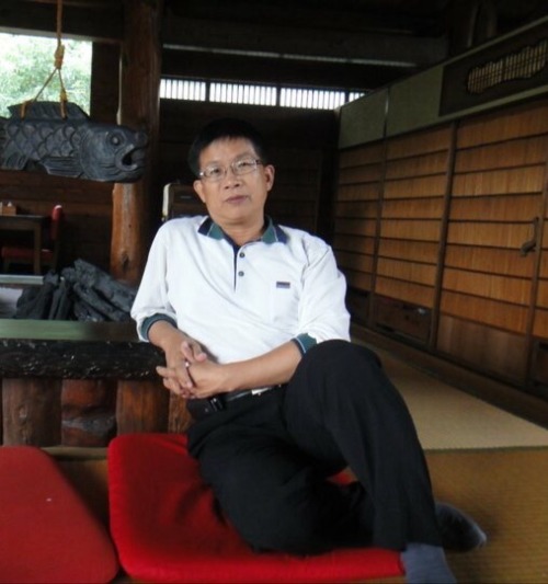 tan-poa:  Taiwanese man çœ¼é¡ä¸­å¹´å¤§å”ã€‚ 