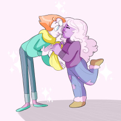 chizzi-cat:When your gf is too tall to kiss