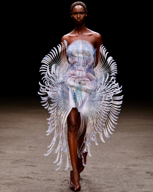 lacetulle:Iris van Herpen | Spring/Summer 2021 Couture