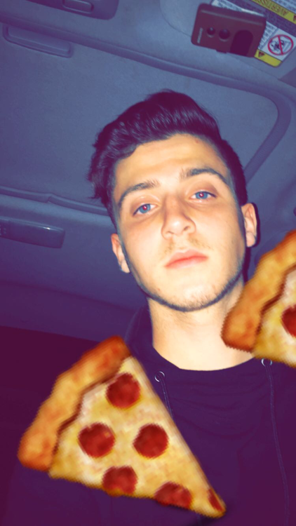 david-lovesit:  straightsnaps:  straight boy snaps exposed  http://david-lovesit.tumblr.com