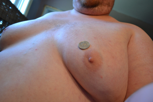 6cubchubbigmeat:  6cubchubbigmeat  Love me some moobs