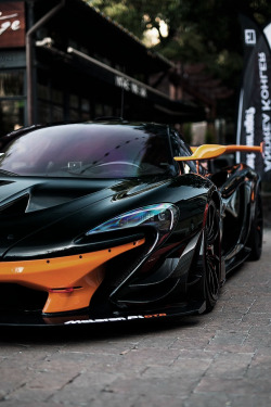 viciousclass:  McLaren P1 GTR.