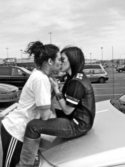 the-inspired-lesbian:  gayestlesbian:  👭   💋 Download