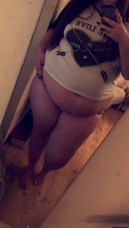 that-fatt-girl:  Message me Iâ€™m bored 