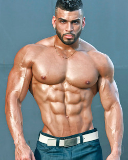 menweekly:  Gerardo Gabriel #GerardoGabriel #beard #musclehunk