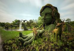 uhohmarty:  Amazing garden sculptures in Montreal