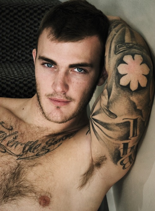 david-lovesit:  chazmagic:  udep:  christian wilde : udep.tumblr.com  Yeah, he’s sexy   http://david-lovesit.tumblr.com