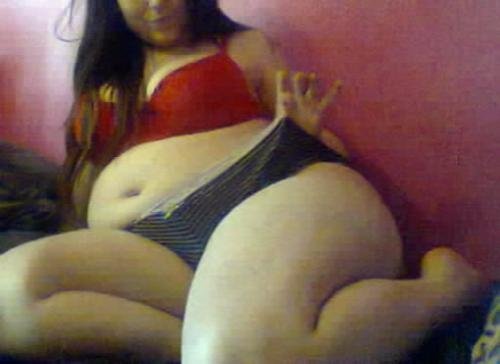 More hot girls gaining weight & fatty queens: http://thefatterthebetter.tumblr.com/