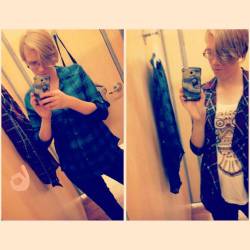 fallingpandas:  New favorite shirts maybe? #shopping #fittingrooms #plaid #plaidshirts #owl #selfie #Ilookbloodyawesome #