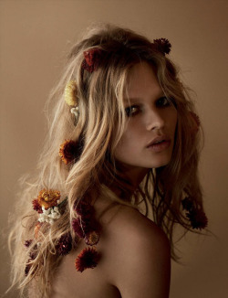 couturebrat: pettydraper:  Anna Ewers by Camilla Akrans for Vogue