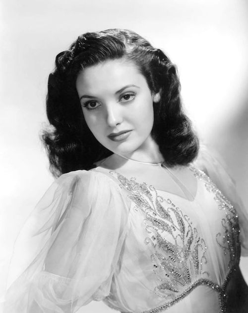 Linda Darnellhttps://painted-face.com/