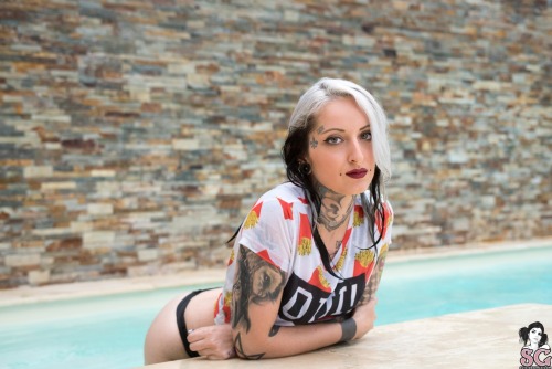 GLADYCE (France)Â  â€œDecadence in Swimming Poolâ€Â  SuicideGirls.com Gladyce on the web: Instagram / Facebook / Suicide Girls Profile .Suicide Girls member you can see the 53 photos of this beautiful set here : https://www.suicidegirls.com/members/glady