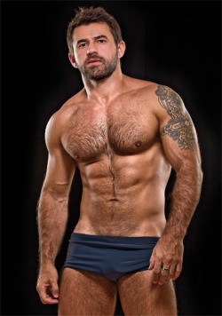 tantalus69:  Can a guy be any more gorgeous, any more desirable