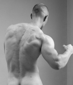 cjpotter:  Great physique!