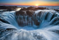 blazepress:  Thor’s Well, Oregon.