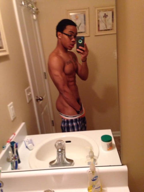 Please follow:http://nudeselfshots-blackmen.tumblr.com/