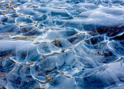 lotuskiss:  blazepress:  Frozen waves.  howwwwwww 