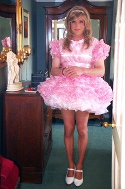 marlene-sexton-crossdressers:If you’re going to play dress