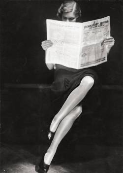 Legs, 1932