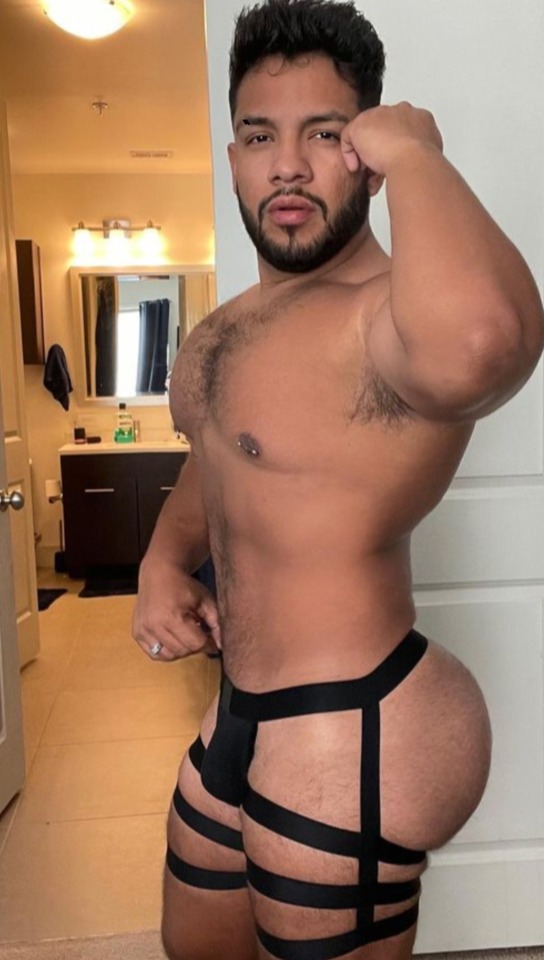bigbitchass:bumarama:Big.  Muscle.  Bitch.
