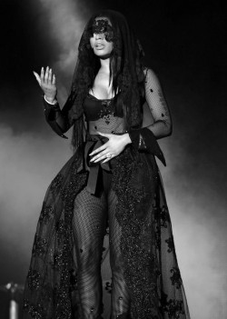 minajsreign:  Nicki Minaj performs at Splash Festival   goth